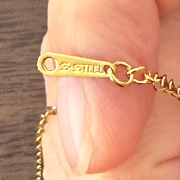 Pave set orange crystal gold plated stainless steel clover pendant and chain - Picture 6 of 8